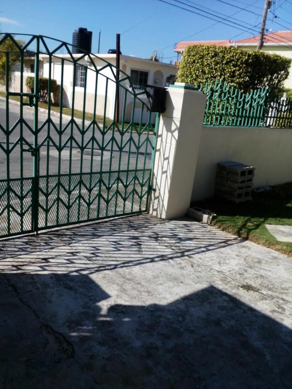 Apartamento Cozy & Comfy Portmore Exterior foto